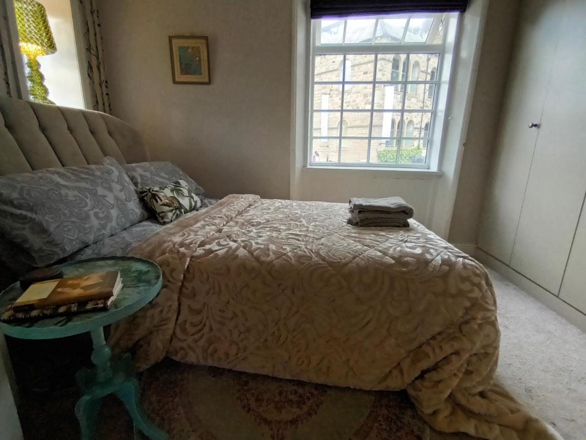 4 Bedroom Period Townhouse In The Heart Of Hebden 海伯敦桥 外观 照片