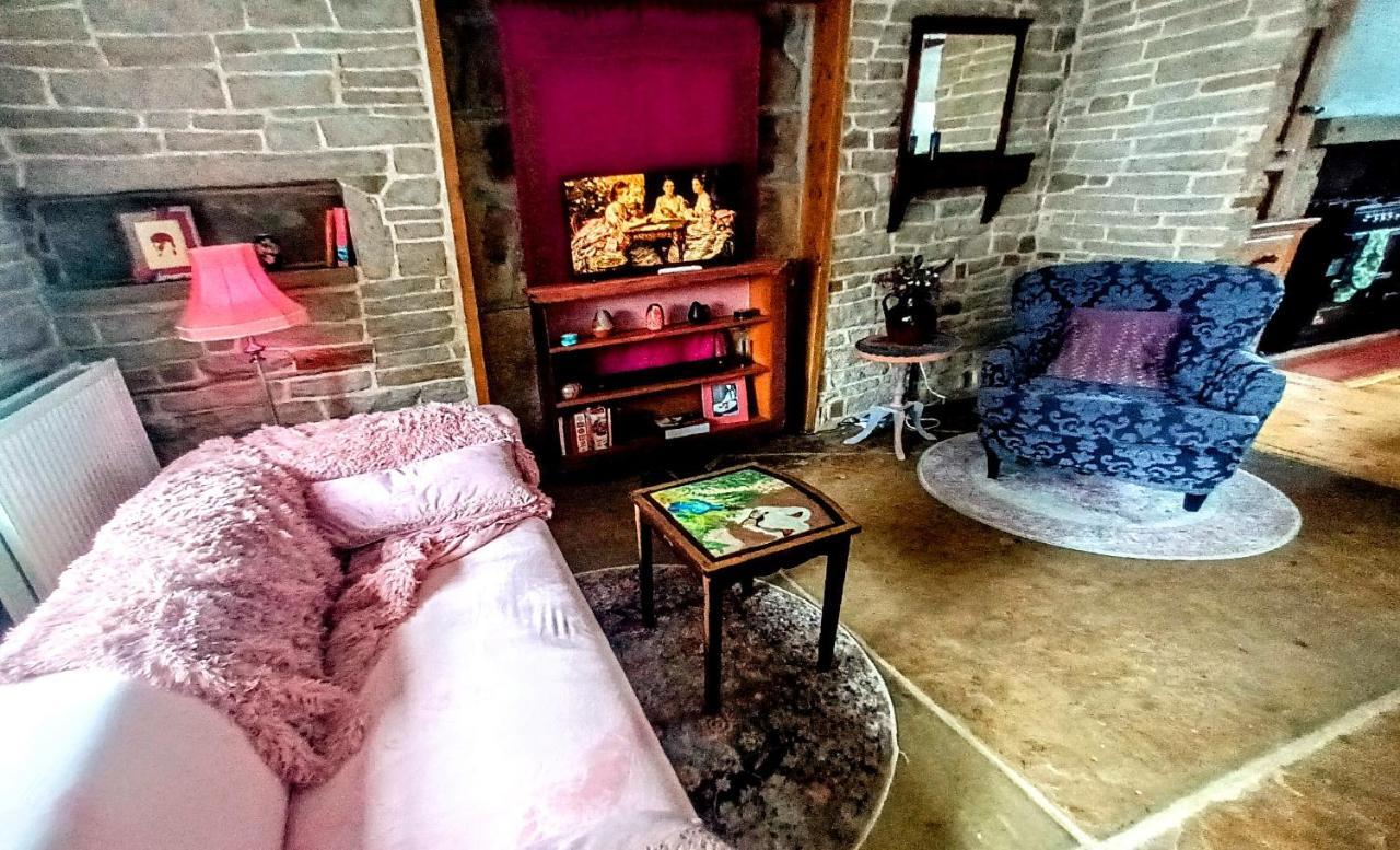 4 Bedroom Period Townhouse In The Heart Of Hebden 海伯敦桥 外观 照片