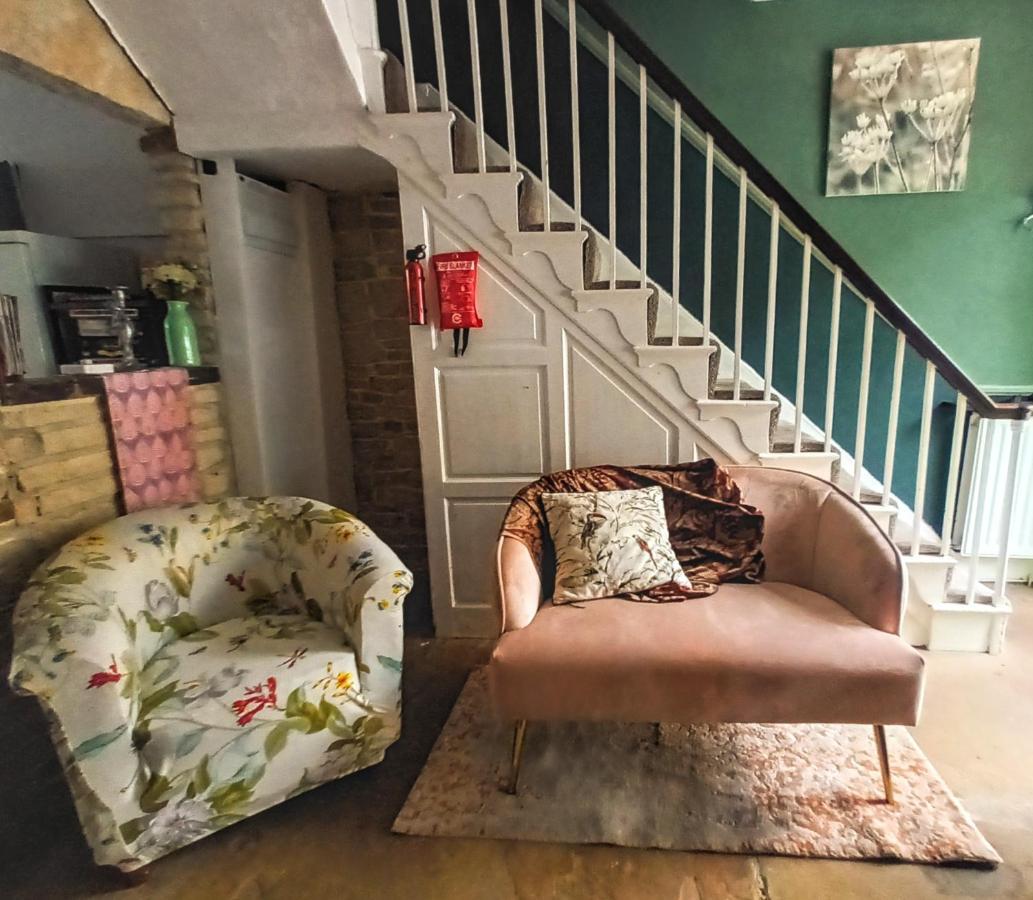 4 Bedroom Period Townhouse In The Heart Of Hebden 海伯敦桥 外观 照片