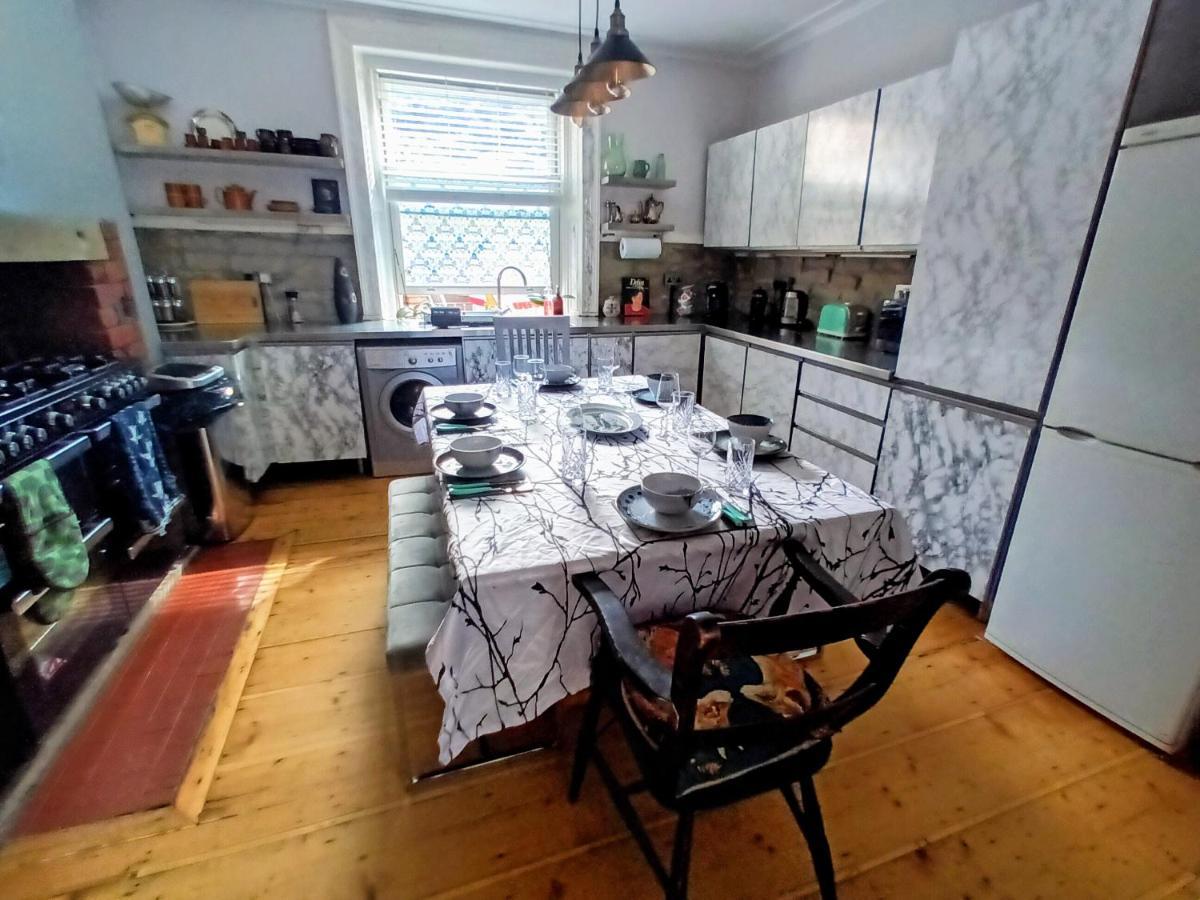 4 Bedroom Period Townhouse In The Heart Of Hebden 海伯敦桥 外观 照片